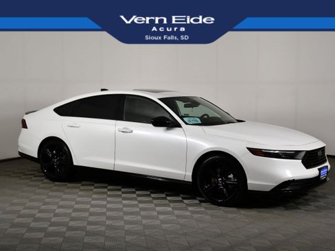 Used 2024 Honda Accord Sport image 1
