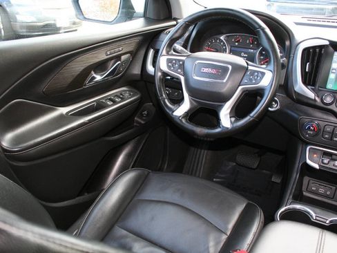 Used 2023 GMC Terrain SLT image 18