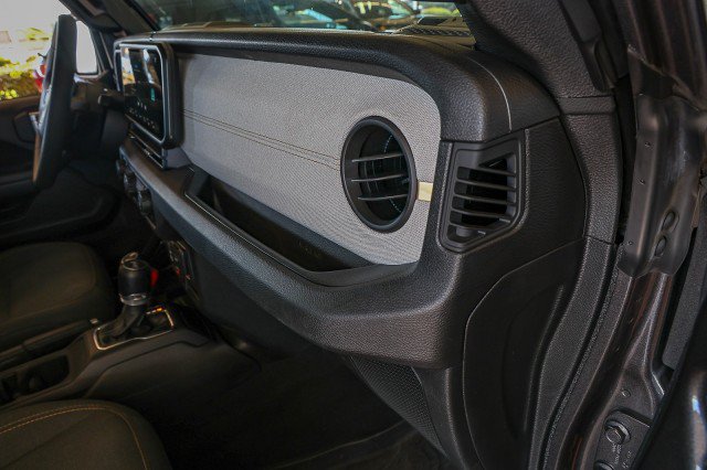 Used 2024 Jeep Wrangler Unlimited AWD/4WD image 34