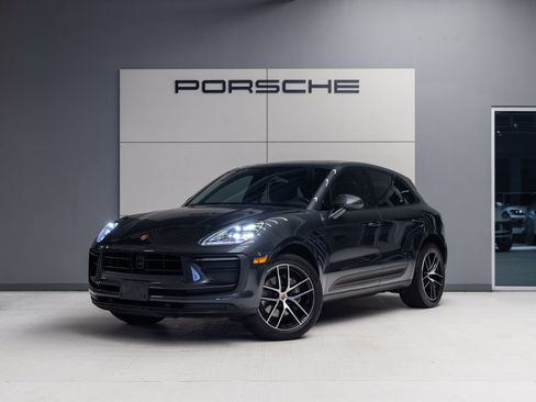 Certified 2024 Porsche Macan AWD/4WD image 1