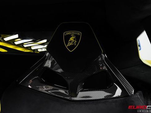 Used 2022 Lamborghini Huracan STO RWD image 43
