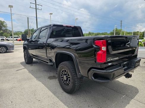 Used 2024 Chevrolet Silverado 2500 ZR2 w/ Technology Package AWD/4WD image 3