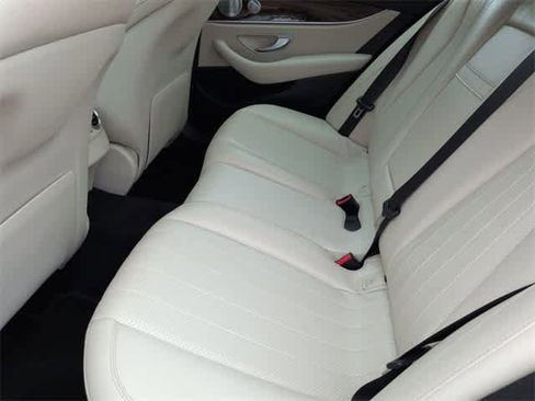 Used 2019 Mercedes-Benz E 300 image 21
