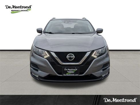 Used 2022 Nissan Rogue Sport SV image 2