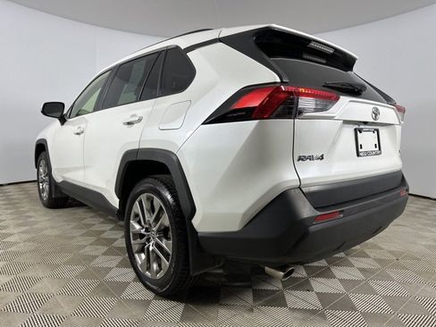 Used 2023 Toyota RAV4 XLE Premium image 5