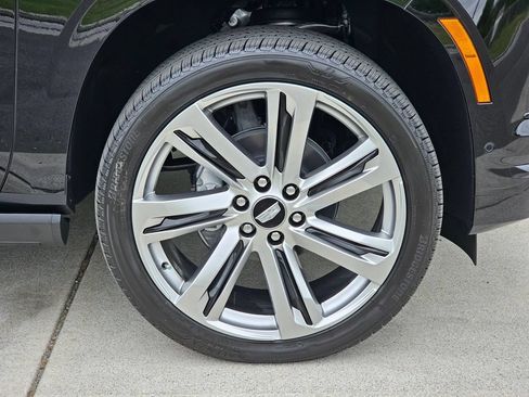 New 2026 Cadillac Escalade ESV Sport w/ Touring Package AWD/4WD image 9