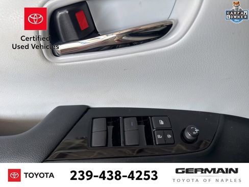 Used 2021 Toyota Prius XLE image 17