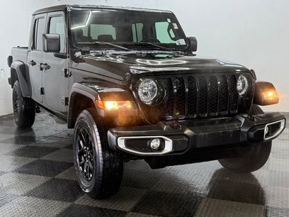 Used 2023 Jeep Gladiator Sport