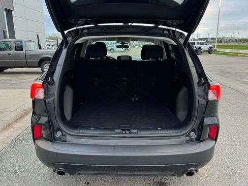 Certified 2022 Ford Escape SE w/ SE Sport Appearance Package AWD/4WD image 38