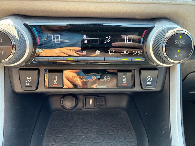 Used 2021 Toyota RAV4 XLE Premium FWD image 9