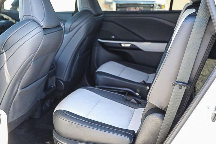Used 2025 Lexus TX 500h AWD w/ Technology Package image 18