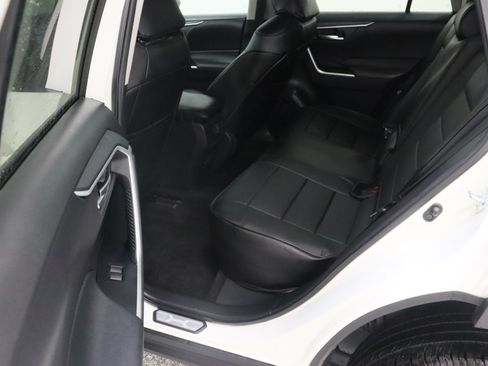 Used 2021 Toyota RAV4 XLE FWD image 28