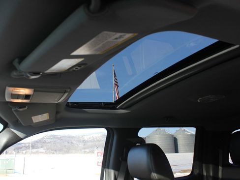 Used 2011 Ford F150 Lariat w/ Lariat Chrome Pkg image 25