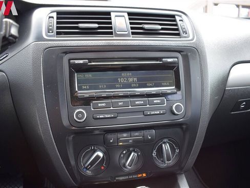 Used 2012 Volkswagen Jetta TDI w/ TDI Appearance Pkg FWD image 15
