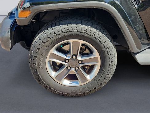 Used 2020 Jeep Wrangler Unlimited Sahara AWD/4WD image 14