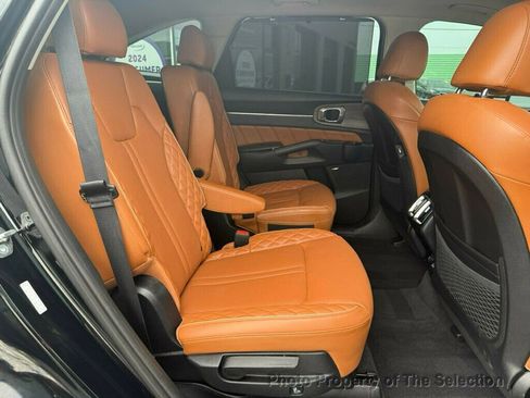 Used 2023 Kia Sorento SX Prestige image 41