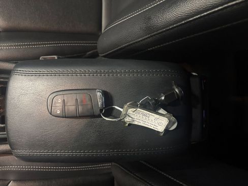 Used 2025 Jeep Compass Limited image 21