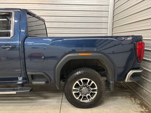 Used 2021 GMC Sierra 2500 SLE w/ SLE Value Package; AWD/4WD image 5