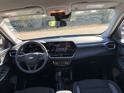 Used 2025 Chevrolet TrailBlazer LT image 31