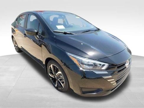 New 2025 Nissan Versa SR w/ Trunk Package image 2