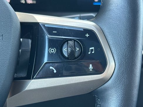 Used 2025 BMW iX xDrive50 image 33