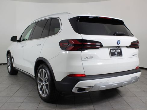 New 2026 BMW X5 xDrive50e w/ Executive Package AWD/4WD image 3