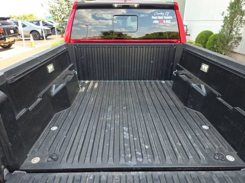 Used 2025 Toyota Tacoma SR5 w/ SR5 Upgrade Package AWD/4WD image 27