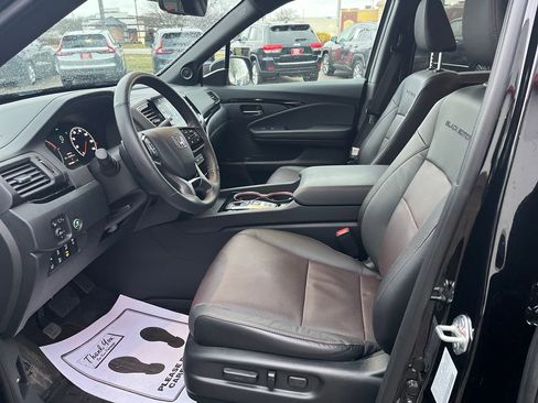Used 2024 Honda Ridgeline Black Edition image 10