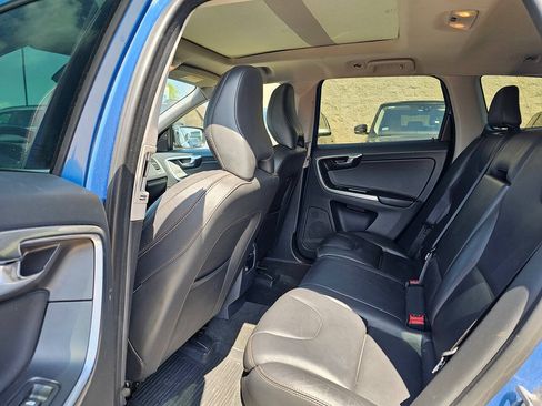 Used 2017 Volvo XC60 T6 Dynamic w/ Advanced Package AWD/4WD image 11