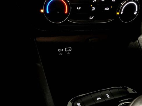Used 2024 Buick Encore GX Preferred FWD image 16