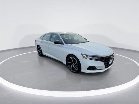 Used 2022 Honda Accord Sport image 2