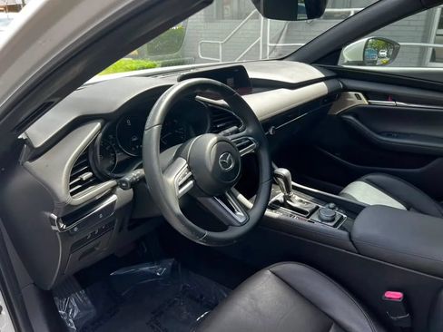 Used 2019 MAZDA MAZDA3 Hatchback w/ Premium Package FWD image 13