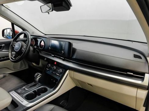 Used 2023 Kia Carnival LX FWD image 19