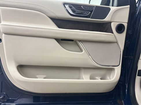 Used 2020 Lincoln Navigator L Reserve w/ Equipment Group 201A Reserve image 26