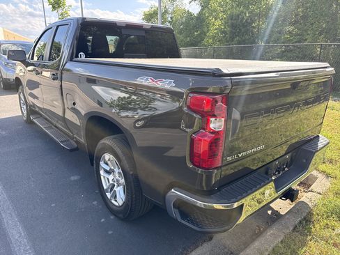 Used 2023 Chevrolet Silverado 1500 LT w/ Convenience Package II AWD/4WD image 40