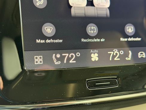 New 2026 Volvo XC40 B5 Plus w/ Climate Package image 17