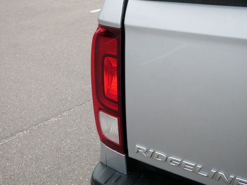 Used 2023 Honda Ridgeline RTL image 16