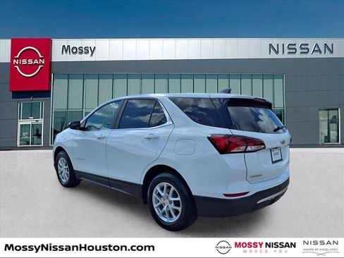 Used 2024 Chevrolet Equinox LT image 3