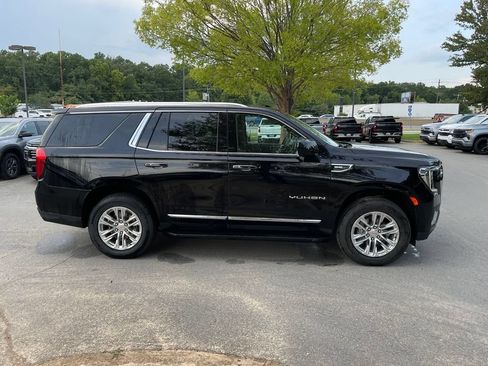 Used 2024 GMC Yukon SLT AWD/4WD image 9