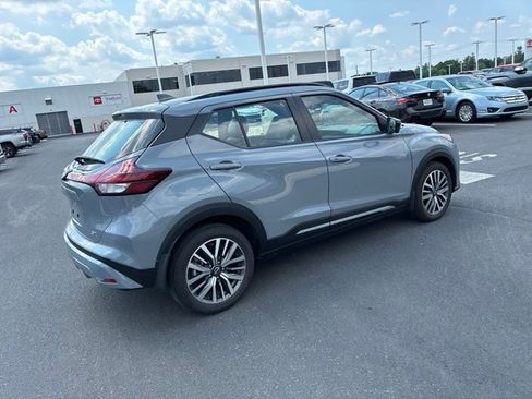 Used 2023 Nissan Kicks SR w/ SR Premium Package FWD image 7