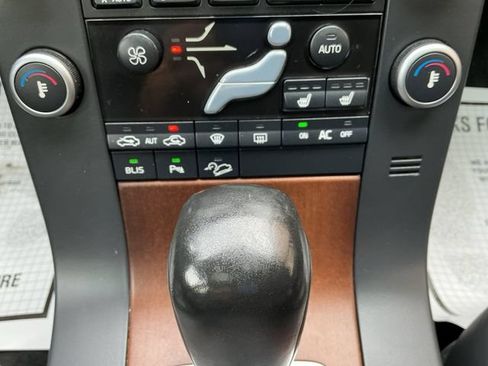 Used 2010 Volvo XC70 3.2 AWD/4WD image 16