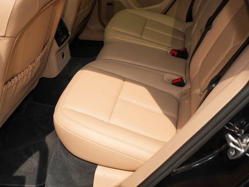 Certified 2026 Porsche Macan AWD/4WD image 33
