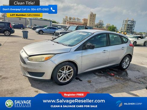 Used 2015 Ford Focus SE FWD image 1