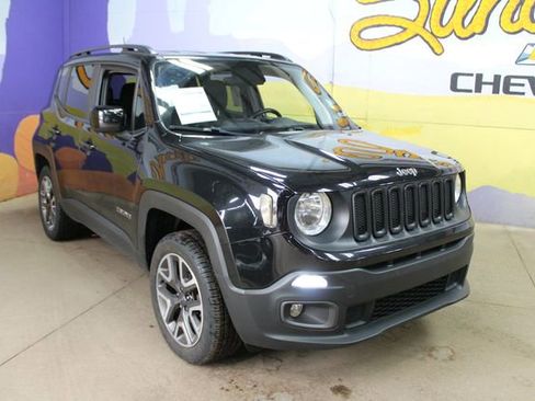 Used 2018 Jeep Renegade Latitude w/ Cold Weather Group AWD/4WD image 2