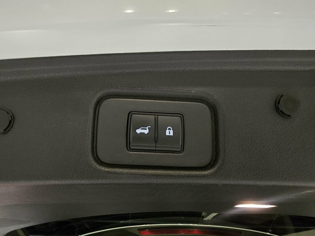 Used 2025 Nissan Pathfinder Platinum w/ Cargo Package FWD image 27