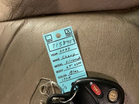 Used 2003 Chevrolet Silverado 2500 LT AWD/4WD image 30