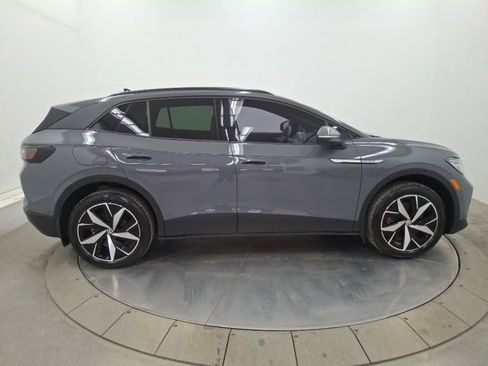 Used 2023 Volkswagen ID.4 Pro S Plus image 8