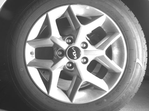 Used 2025 Kia Soul LX w/ LX Technology Package FWD image 14