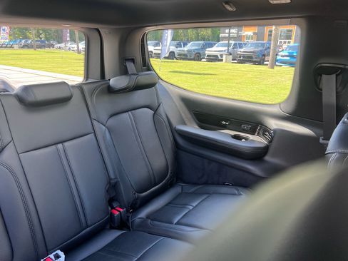New 2026 Jeep Grand Wagoneer Summit AWD/4WD image 15