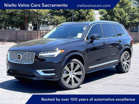 Used 2025 Volvo XC90 T8 Ultra w/ Protection Package Premier AWD/4WD image 1